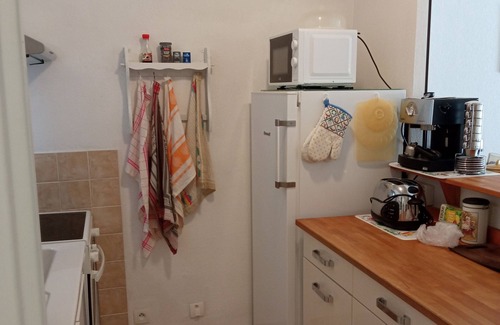 Salernes Apartment | Appartement 2 Pièces 1er Étage Centre Ville vue sur Rivière et Colline