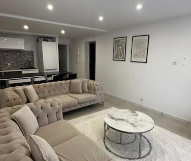 Argenteuil House | Appartement avec jardinet, fête interdite !