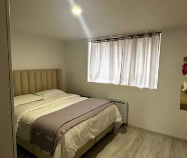 Argenteuil House | Appartement avec jardinet, fête interdite !