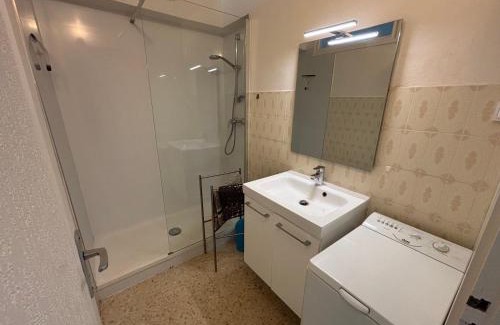 Balaruc-les-Bains Apartment | Appartement climatisé avec jardin privé, proche des Thermes et de l'étang de Thau - FR-1-503-116