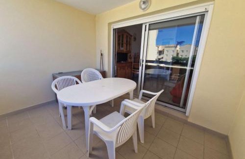 Marseillan Plage Apartment | Appartement cosy 2 pièces avec cabine, terrasse et piscine, près de la plage à Marseillan - FR-1-326-674