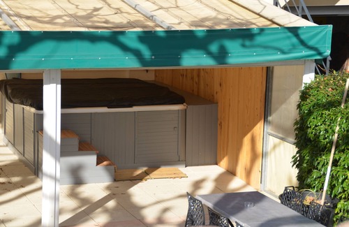 Rasteau Apartment | Appartement Cosy de 120 m2 Situé à Rasteau . Animaux de Compagnie Acceptés