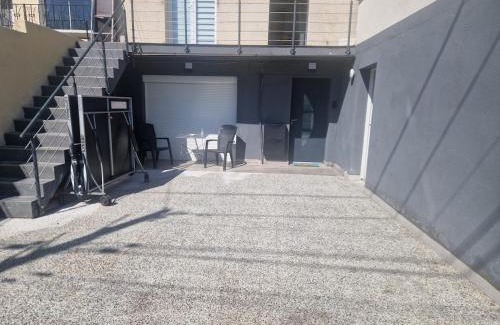 Fosses Apartment | Appartement cozy et confort avec JACUZZI proche CDG Parc Astérix Chantilly Paris