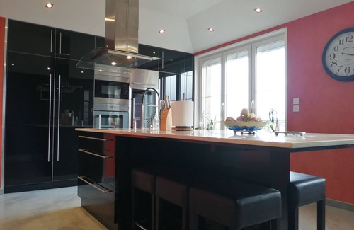 Toul Apartment | Appartement en Duplex, Face au Port de Plaisance, Proche Gare et Centre Ville