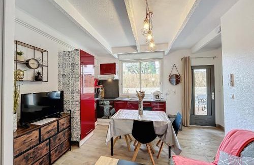 Lamalou-les-Bains Apartment | Appartement F2 Climatisé avec Terrasse à 100m des Thermes et du Centre de Lamalou-les-Bains - FR-1-451-201