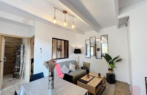 Lamalou-les-Bains Apartment | Appartement F2 Climatisé avec Terrasse à 100m des Thermes et du Centre de Lamalou-les-Bains - FR-1-451-201