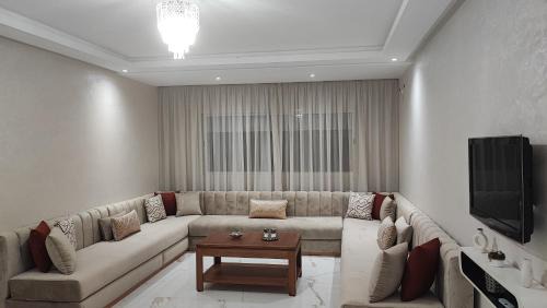 Ain Attig Apartment | Appartement familial vue piscine