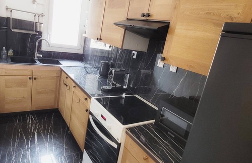 Pere Lachaise Apartment | Appartement Familiale Refait à Neuf