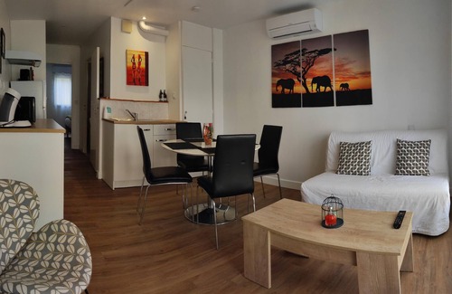 Les Aix-d'Angillon Apartment | Appartement T2 - Valençay 01