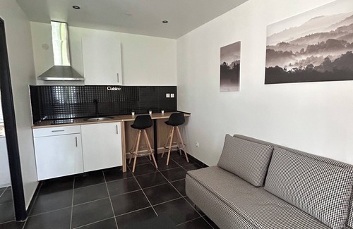 Mantes-la-Jolie Apartment | Appartement Illusion