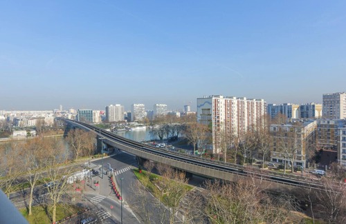 Clichy Apartment | Appartement Jaurès, vue sur la Seine - Welkeys