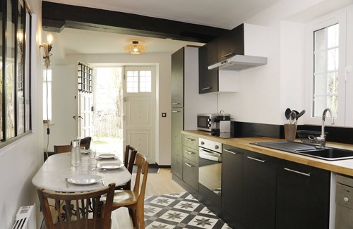 Senlis Apartment | Appartement Le Moulin with private garden