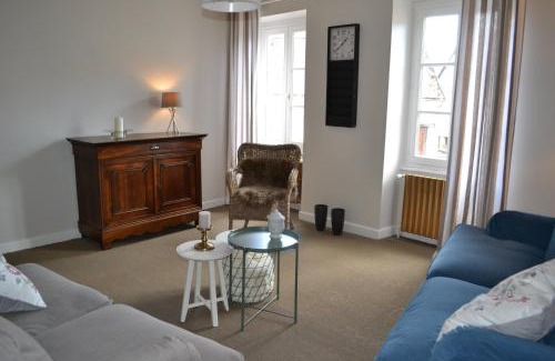 Lucenay-l'Eveque Apartment | Appartement Passe Partout