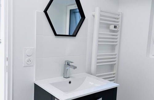 Louvres Apartment | Appartement Rénové, Proche de Roissy Cdg, Aéroville, Chantilly, Parc Astérix