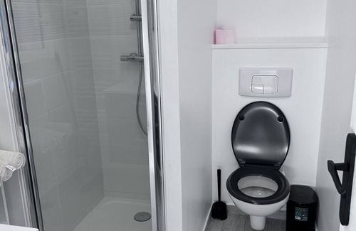 Louvres Apartment | Appartement Rénové, Proche de Roissy Cdg, Aéroville, Chantilly, Parc Astérix