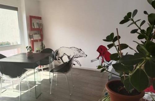 Charonne Apartment | Appartement Street-art