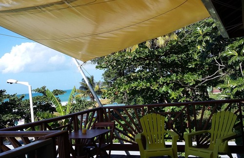 Rifflet Apartment | Appartement Tortue Caret-Apartment-Ensuite with Bath