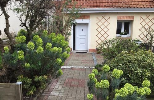 Arques Apartment | Appartement une chambre Avec Jardin