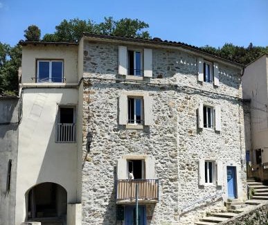 Rennes-les-Bains Apartment | Appartements vue sur rivière, Douce Reine