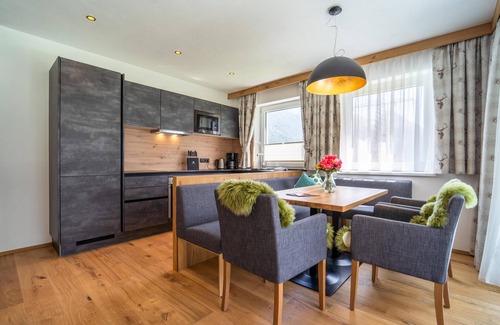 Pettneu am Arlberg Apartment | Appartment with terrace near St. Anton am Arlberg