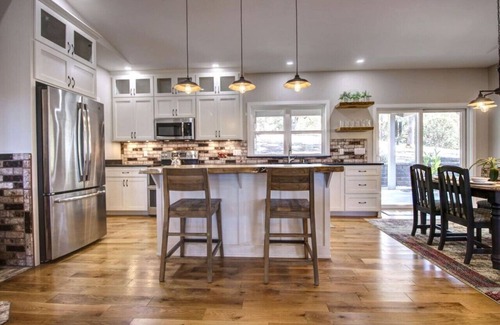 Jacksonville House | Applegate Humbug Hideaway