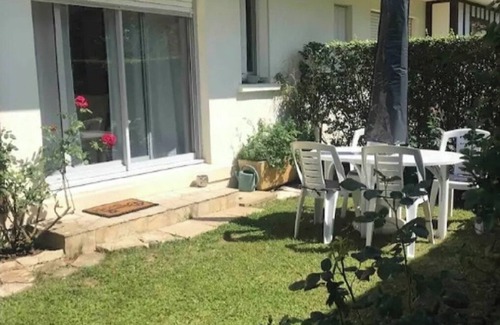 Blonville-sur-Mer Apartment | Appt in residence with garden for 4 people/Nearby (200m) sea and town center