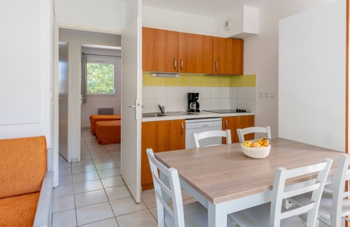 Parentis-en-Born Condo | Apptmt avec accès piscine | A quelques pas du lac!