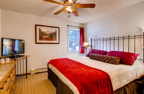 Vail Condo | April 2020 in West Vail! 2-bed condo! (1-bed option) Snow is here!