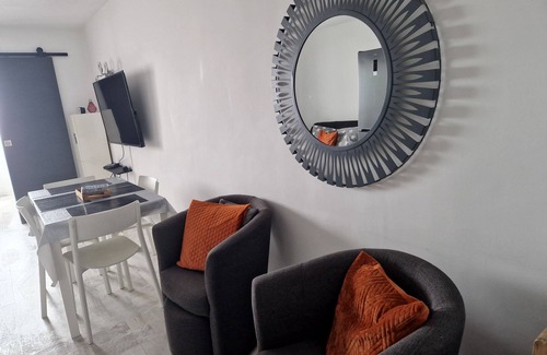 Fos-sur-Mer Apartment | APT 35 m2 all comfort. 150 m from the beach, SATURDAY TO SATURDAY RENTALS