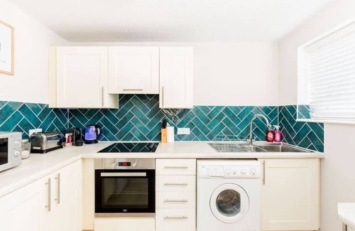 Leamington Spa Apartment | Apt 5 Chestnut Court - Leamington Spa