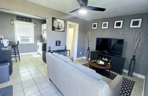 Baytown Apartment | Apt#5 Quiet comfortable place near chemical plants
