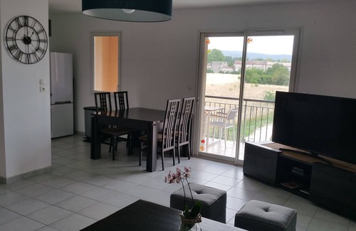 Pernes-les-Fontaines Apartment | Apt 50m2 with balcony fully equipped near Avignon