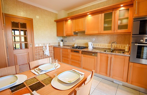 Albardeira Apartment | Apt. Casa Floreva, with communal pool access