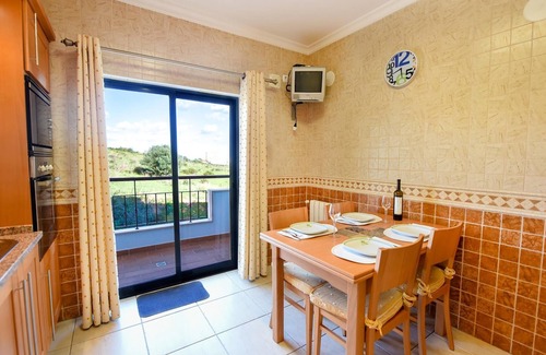 Albardeira Apartment | Apt. Casa Floreva, with communal pool access