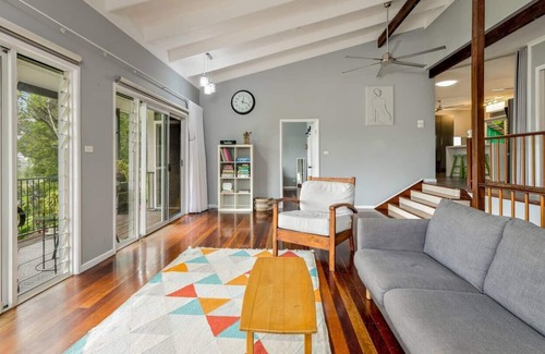 Kuranda House | Aqua Eden in Kuranda Dive into Tropical Splendour