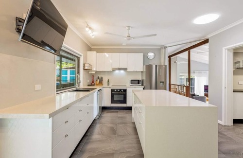 Kuranda House | Aqua Eden in Kuranda Dive into Tropical Splendour