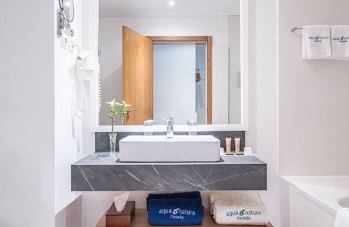 Porto Moniz Hotel | Aqua Natura Madeira Hotel