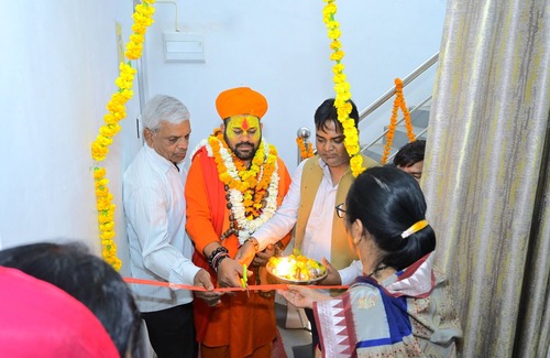 Faizabad House | Aradhya home stay nSpacious 5-bedroom building in welcoming Ayodhya withAC,WiFi