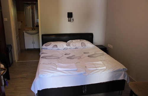 Pere Hotel | Aranyhordó Panzió Étterem és Pizzéria