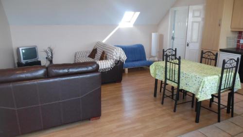 Malinmore House | Aras Ghleann Cholm Cille