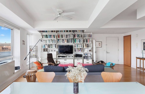 Williamsburg Apartment | Architect designed 2-bedroom apartment with unbelievable views. All amenities.