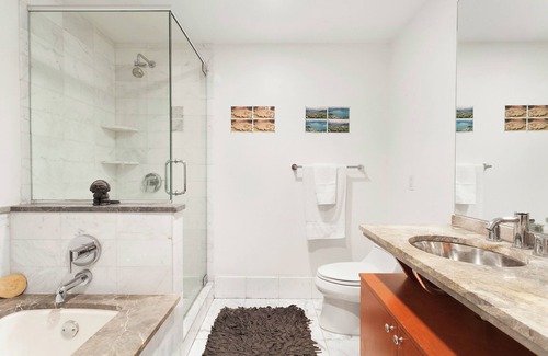 Williamsburg Apartment | Architect designed 2-bedroom apartment with unbelievable views. All amenities.