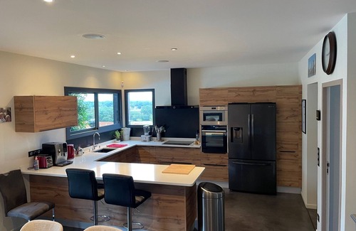 Castres House | Architect-designed house set in 2 hectares of grounds with heated pool and spa