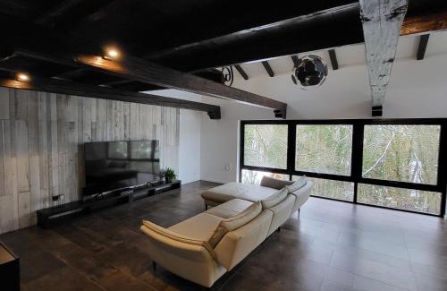 Sudstadt Villa | Architektenhaus am Waldrand mit Sauna