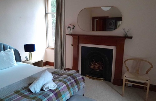 Kingussie House | Ardchoile - In the heart of the Highlands. Sleeps 10, hot tub.