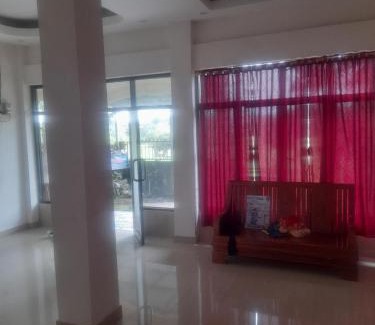 Batukliang Apartment | Area bebas