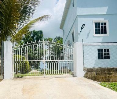 Santa Cruz House | Aristo Oasis