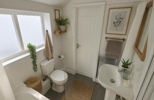 Stainburn House | Armstrong St - Cosy 3 Bedroom Home