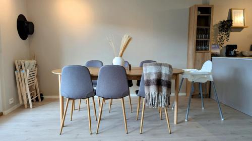 Ny Hellesund Apartment | Åros Seaside Apartment with Pool, Jacuzzi & Sauna