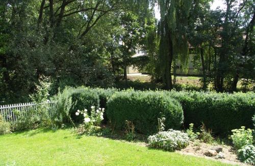 Allershausen House | ARRIVEL Pension Haus am Bach